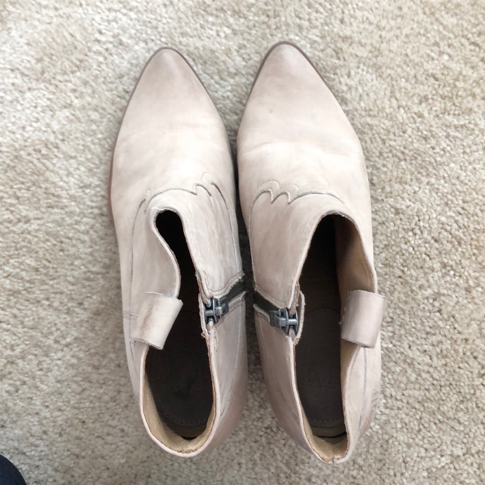 Final Chance Frye Short Boot - Picture 2 of 5